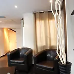 Hotel Trocadero 2*