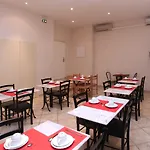 Hotel Trocadero 2*