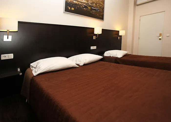 מלון Trocadero 2*