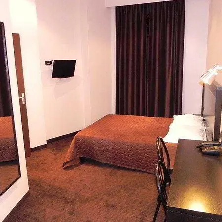 Trocadero מלון 2*