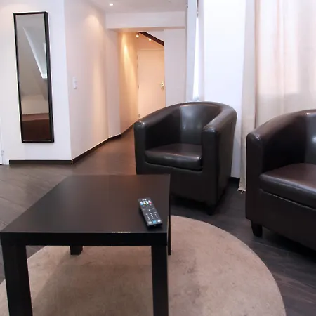 Trocadero Hotel 2*