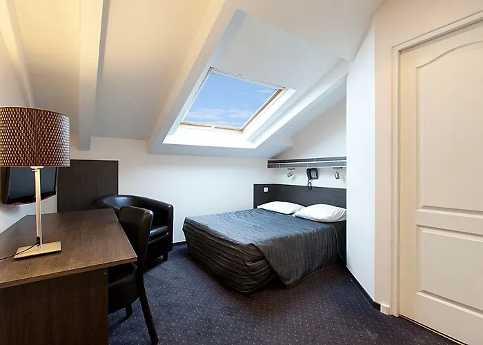 Отель Trocadero